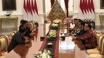 Foto: Driver Ojol Masuk Istana dan Curhat ke Jokowi