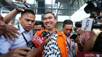 Dalam kasus ini, Anton diduga KPK memberi suap kepada Ketua DPRD dan anggota DPRD Malang periode 2014-2019 terkait pembahasan APBD-P.