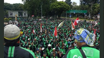 Untuk pemerintah, mereka meminta agar dibuatkan regulasi yang menjamin  legalitas dari angkutan kendaraan roda dua di dalam platform ride sharing yang beroperasi di Indonesia. (Foto: Screenshot Twitter)