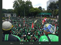 Ketika Ojek Online Membajak Jakarta di Mata Netizen