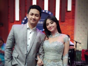 Minta Didoakan, Dewi Persik Masih Berselisih dengan Suami