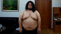 Jon Calvo (28) ingin sekali memiliki tubuh yang bugar, karena itu ia mengusahakan diri untuk bisa mendapatkan berat badan ideal. Pada April 2010, berat badannya bahkan bisa mencapai 340 pounds atau setara 154 kg. (Foto: Youtube/Jon Calvo)