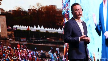 Presiden Honor, George Zhao resmi membuka acara peluncuran.