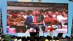 Foto: Jokowi Ikut Main Angklung Pecahkan Rekor MURI!