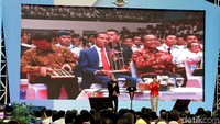 Sejumlah menteri juga ikut bermain angklung.