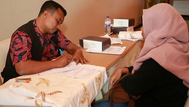 Sertifikasi kompetensi pembatik yang digelar baru-baru ini melibatkan 100 pembatik dari Banyuwangi. (Foto: Ardian Fanani)