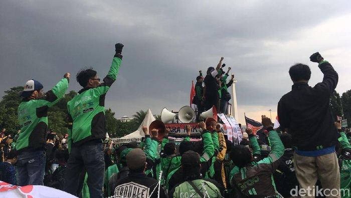 Ojek Online (Foto: Indra Komara/detikcom) Ojek Online (Foto: Indra Komara/detikcom)