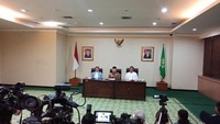 Kemenag mencabut izin 4 penyelenggara perjalanan ibadah umrah (PPIU) nakal. Keempat penyelenggara tersebut ialah PT Amanah Bersama Ummat (ABU Tours) yang berdomisili di Makassar, Solusi Balad Lumampah (SBL) di Bandung, Mustaqbal Prima Wisata di Cirebon, dan Interculture Tourindo di Jakarta. Pencabutan ini menyusul terbitnya regulasi baru terkait penyelenggaraan umrah yaitu Peraturan Menteri Agama (PMA) 8/2018 tentang Penyelenggaraan Perjalanan Ibadah Umrah. (Foto: Dok. Kemenag)