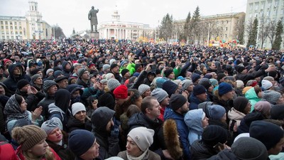Foto: Kebakaran Mal Tewaskan 64 Orang, Warga Rusia Turun ke Jalan