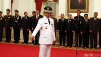 Pelantikan Isdianto dilakukan usai prosesi pengucapan sumpah Hakim Konstitusi oleh Arief Hidayat