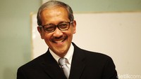 Sejak berkarier di Bank Indonesia pada tahun 1988, Dody Budi Waluyo telah menunjukkan prestasi yang gemilang, antara lain terlihat dari berbagai penugasan internasional yang pernah dijalaninya.