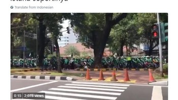 Rute tersebut dipilih untuk membawa mereka ke kawasan Istana Presiden. (Foto: Screenshot Twitter)