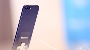 Honor View 10 seharga Rp 7.299.000.
