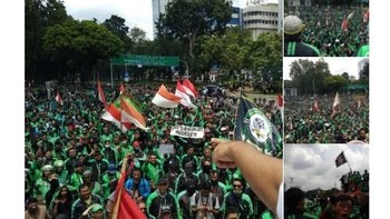 Dalam demonstrasi ini, pihak driver ojek online mendapat dukungan dari serikat pekerja bernama Sindikasi. (Foto: Screenshot Twitter)