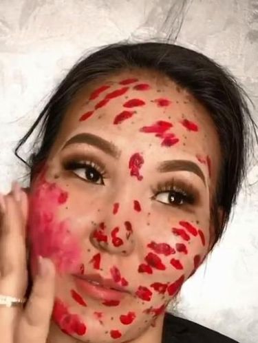 Lahir dengan Tahi Lalat Sewajah, Transformasi Wanita Ini Bikin Pangling