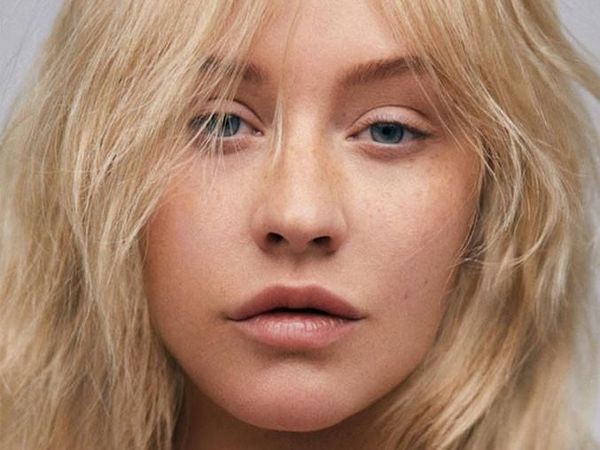 Cantik Natural! Christina Aguilera Muncul Tanpa Makeup di Cover Majalah