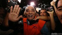 Mereka sebelumnya dipanggil KPK untuk menjalani pemeriksaan sebagai tersangka.