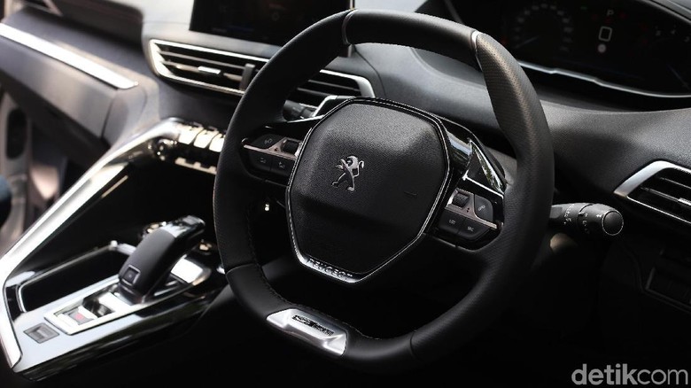 Interior Peugeot 3008 Foto: Ari Saputra Interior Peugeot 3008 Foto: Ari Saputra