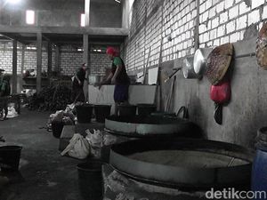 Proses Pembuatan Kecap Siwalan Khas Rembang yang Buka Sejak 1985