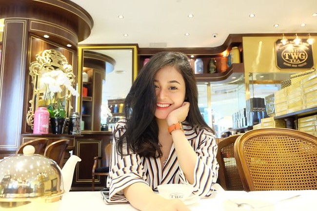 Paras ayu Cecilia Gina sangat mencuri perhatian khususnya bagi kaum pria. Foto: Instagram/cecillimbad