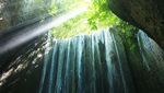 Mantan Model Playboy Suka Banget Air Terjun Bali yang Ini