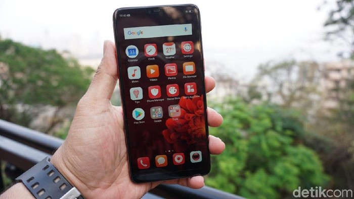 Oppo F7. Foto: detikINET/Muhammad Alif Goenawan Oppo F7. Foto: detikINET/Muhammad Alif Goenawan