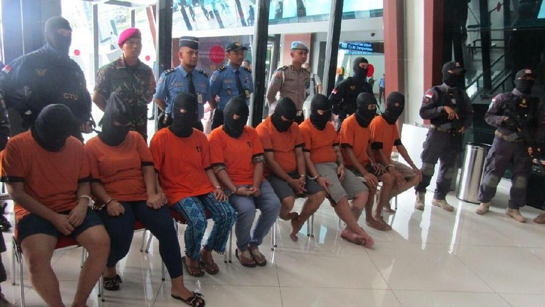 Selundupkan 666 Gram Sabu di Pembalut, 11 Orang Ditangkap Selundupkan 666 Gram Sabu di Pembalut, 11 Orang Ditangkap