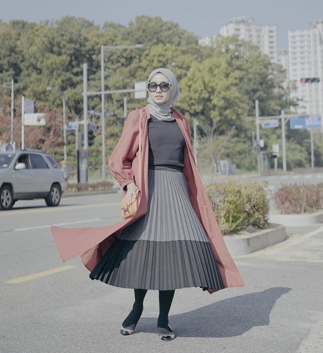 Laudya Cynthia Bella tampak membawa tas Hermes saat liburan ke Korea Selatan. Tas Hermes Constance ini harganya sekitar US$ 9650 atau sekitar Rp 133 juta. Foto: Dok. Instagram Laudya Cynthia Bella