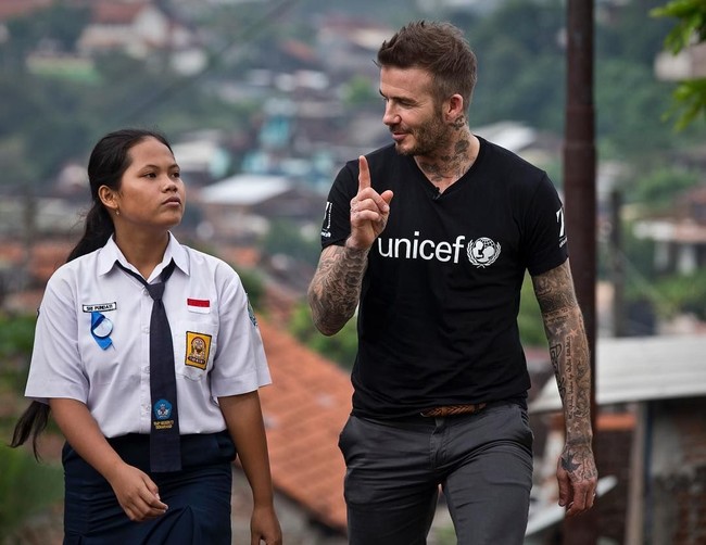 David Beckham pun mem-posting sejumlah kegiatannya di Semarang. Postingan itulah yang kemudian membuat para penggemarnya, terutama kaum wanita di seluruh dunia, baper dan rontok hatinya. Foto: Instagram/@davidbeckham