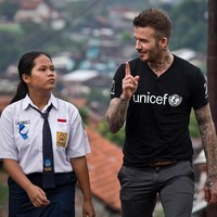 David Beckham pun mem-posting sejumlah kegiatannya di Semarang. Postingan itulah yang kemudian membuat para penggemarnya, terutama kaum wanita di seluruh dunia, baper dan rontok hatinya. Foto: Instagram/@davidbeckham