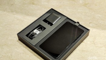 Mi Mix 2S varian hitam. Foto: Adi Fida Rahman/detikINET