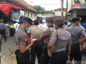 Aparat Gabungan Amankan Pembongkaran Eks Bioskop Indra Yogya
