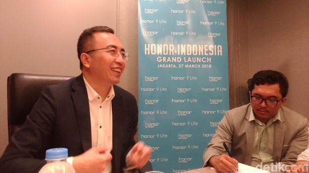 Presiden Honor George Zhao