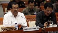 Prasetyo dalam paparannya mengatakan, Pilkada 2018 digelar di lumbung suara. Jateng, Jatim, Jabar, itu 48 persen suara nasional. Kemenangan akan dimaknai parpol sebagai kemenangan psikologis. Ini mendorong pertempuran sengit, seru, berpotensi terjadinya tindak masalah kecurangan yang bermuara pada proses hukum