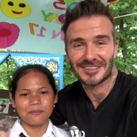 David Beckham pun memberikan pujian karena Sripun mampu menginspirasi anak-anak muda agar tetap kuat dan tangguh meskipun kerapdi-bully. Sripun bahkan dijadikan kandidat teman-temannya untuk jadi agen perubahan. She faced bullying at school and felt excluded by friends but has focused on supporting others through tough times. She was nominated by her peers to be a change-maker and now inspires others to stop bullying so students can feel safe to learn, tulis David Beckham pada caption foto. Foto: Instagram/@davidbeckham