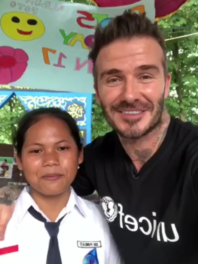 David Beckham pun memberikan pujian karena Sripun mampu menginspirasi anak-anak muda agar tetap kuat dan tangguh meskipun kerapdi-bully. Sripun bahkan dijadikan kandidat teman-temannya untuk jadi agen perubahan. She faced bullying at school and felt excluded by friends but has focused on supporting others through tough times. She was nominated by her peers to be a change-maker and now inspires others to stop bullying so students can feel safe to learn, tulis David Beckham pada caption foto. Foto: Instagram/@davidbeckham