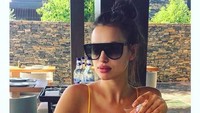 Selain olahraga, menjaga makan juga tips untuk membentuk tubuh seksi. (foto: instagram/irinashayk)