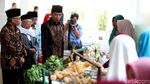 Jokowi Borong Dagangan Nasabah Bank Wakaf Mikro