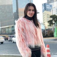 Saat menikah dengan pria tua, banyak orang yang menyindir kehidupan Nong Nat. Nong Nat dianggap wanita matre.  Foto: Instagram