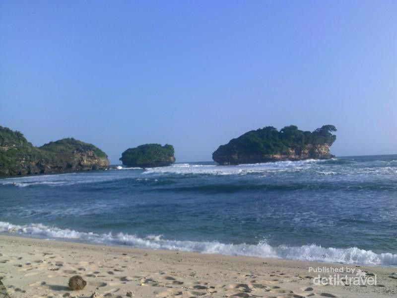 Pantai Watu Karung