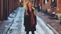 Caroline Sunshine (22) yang pernah bermain di serial televisi Disney Channel, diterima menjadi staf magang Gedung Putih. Foto: Instagram/Caroline Sunshine
