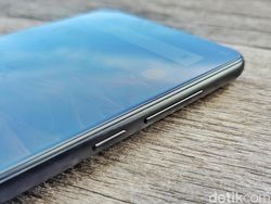 Unboxing Mi Mix 2S, Si Cantik yang Menantang iPhone X