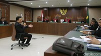 Yusril juga menjelaskan Undang-Undang Subversi yang digunakan untuk memberangus komunisme.