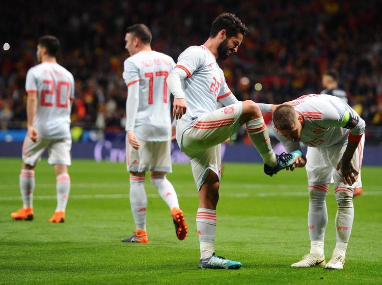 Foto: Pesta Gol Spanyol ke Gawang Argentina