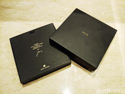 Unboxing Mi Mix 2S, Si Cantik yang Menantang iPhone X