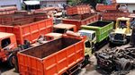 Bangkai Truk Sampah Numpuk di Kantor Sudin LH Jakbar