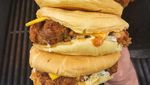 Asyiknya Menikmati Burger dan Bir Dingin di Bekas Gerbong Kereta Api Artistik Ini