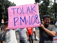 Aturan Baru Taksi Online Berlaku Juni, Ada Sanksi Buat yang Nakal