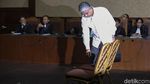 Nur Alam Jalani Sidang Vonis
