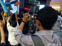 Demi Galaxy S9+ Mereka Rela Ditimpuk Bantal